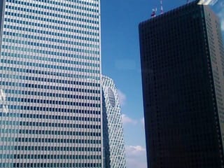 高層の中で：画像