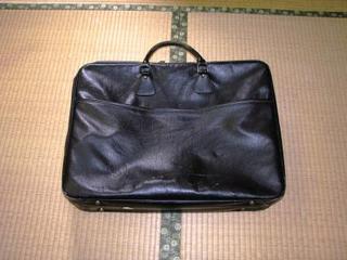 たかが入れ物、されど大きな皮カバン。：画像